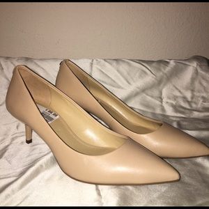 Michael Kors Kitten Heel Pumps Size 8.5